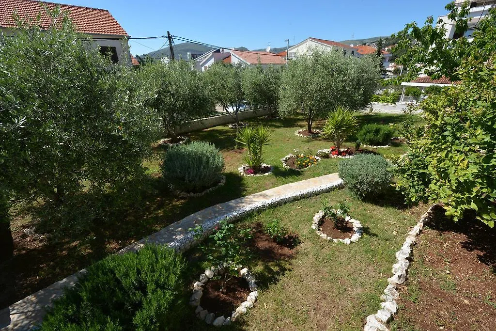 Apartments Maslina Trogir