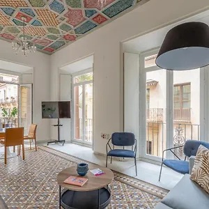 https://thyssen-boutique-apartments-by-caleta-homes.es-andalucia.com